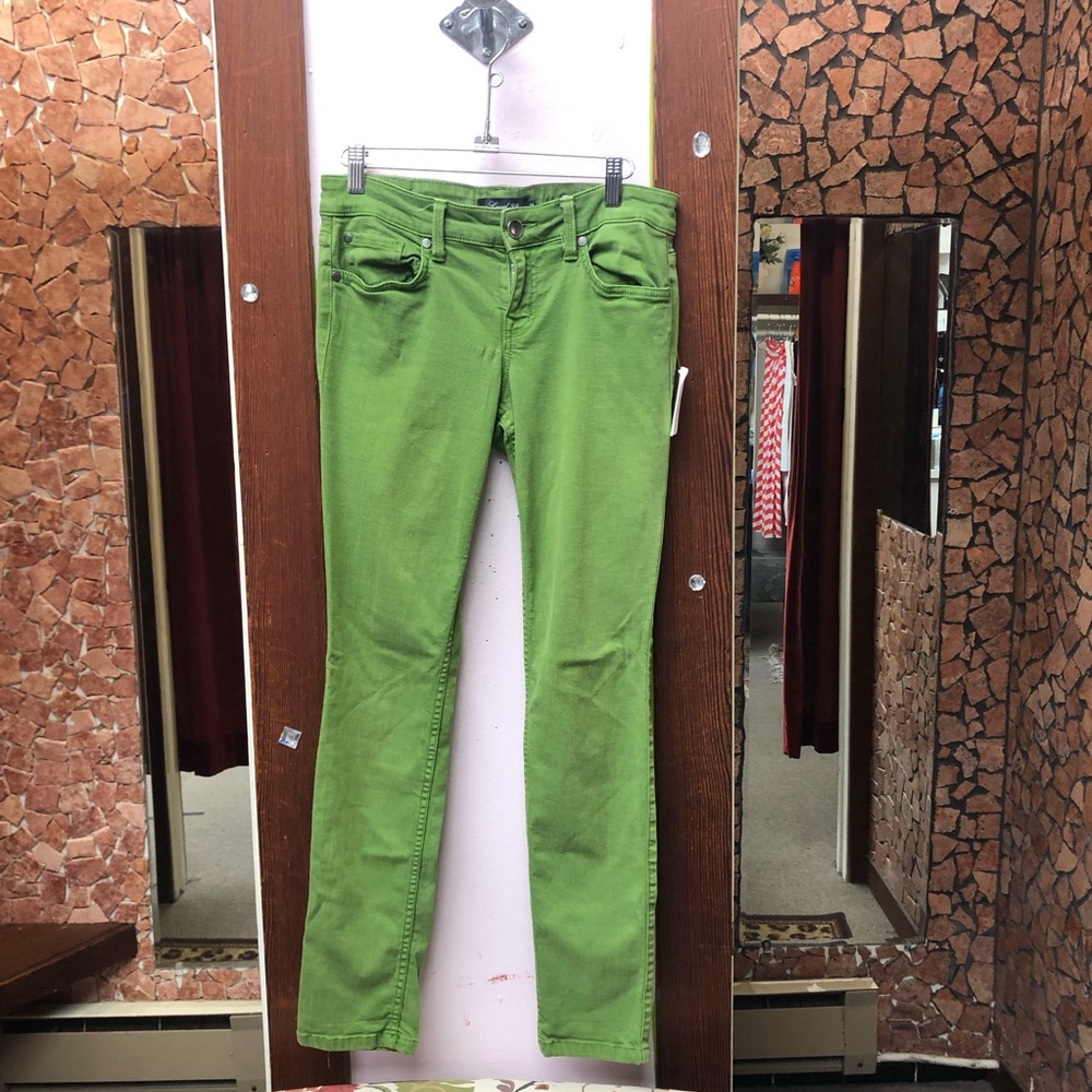 Level 99 size 29